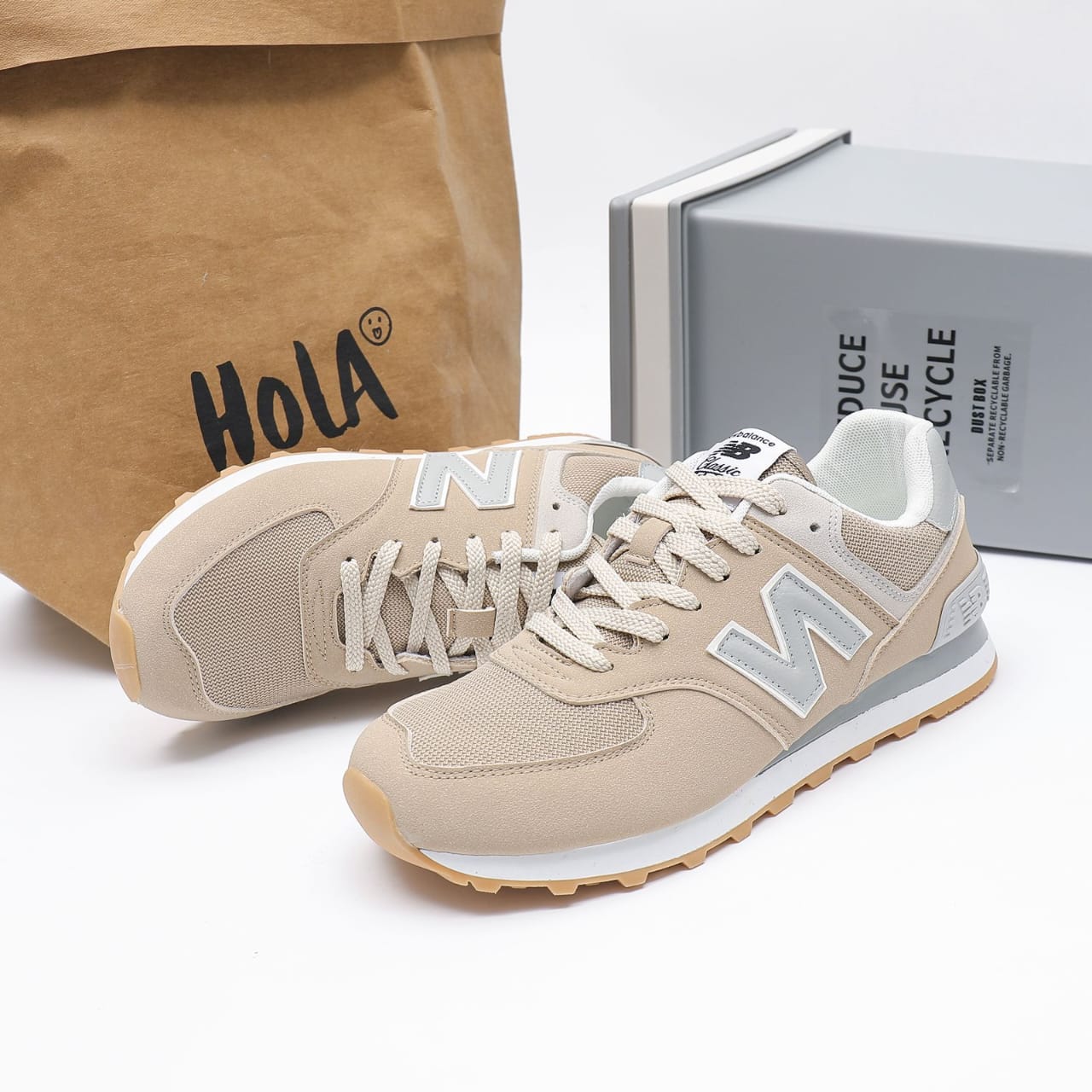 New Balance 574 – Beige & White Lifestyle Sneakers
