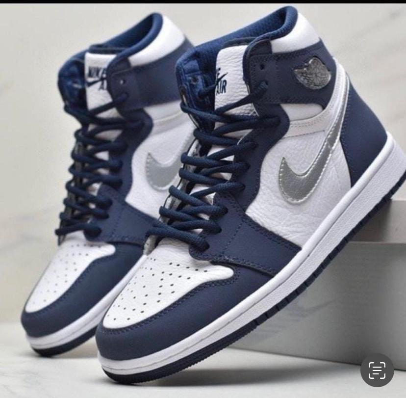Nike Air Jordan 1 Retro High CO.JP “Midnight Navy” Sneakers